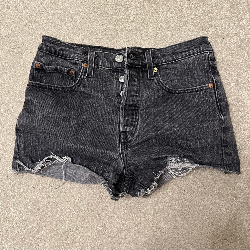 High waist distressed Levi’s 501